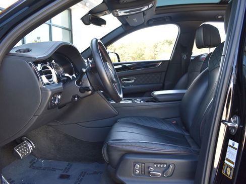 Used 2018 Bentley Bentayga W12 image 25