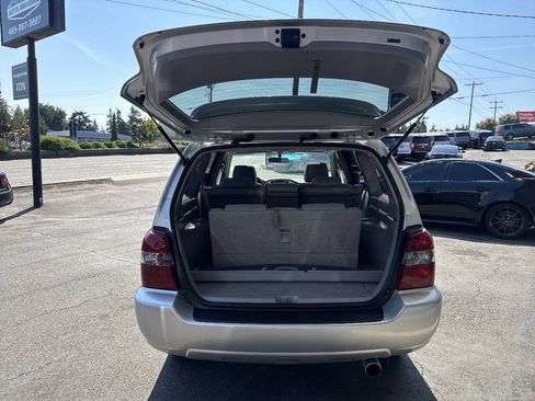 Used 2007 Toyota Highlander 4WD V6 w/ 3rd Row image 6