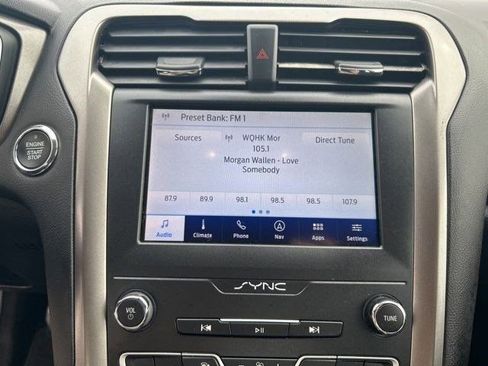 Used 2020 Ford Fusion SE image 23