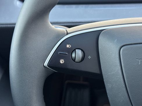 Used 2026 Tesla Model Y Long Range image 26