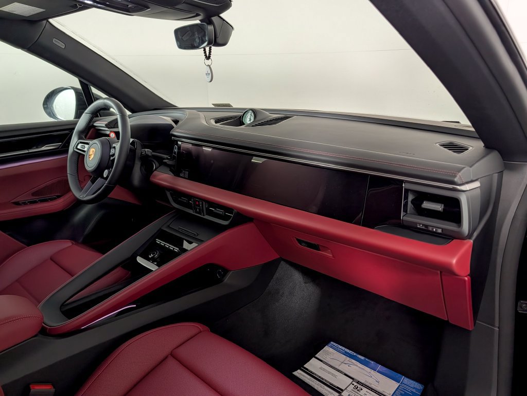 New 2026 Porsche Macan 4S Electric AWD/4WD image 19