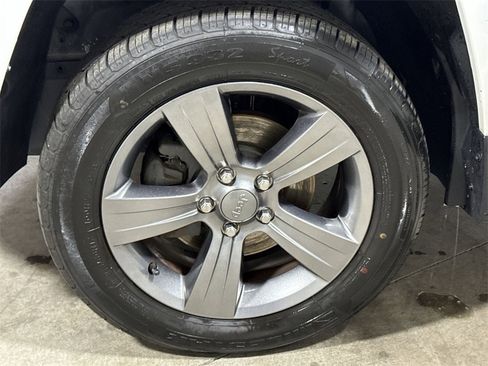 Used 2015 Jeep Patriot High Altitude image 24