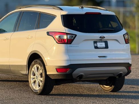 Used 2018 Ford Escape SE FWD image 15