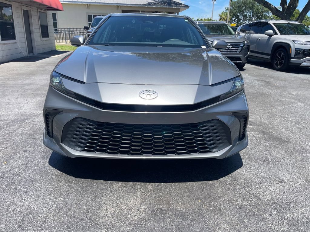Used 2026 Toyota Camry SE FWD image 7