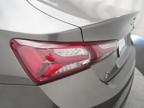 Used 2020 Chevrolet Malibu LT FWD image 31
