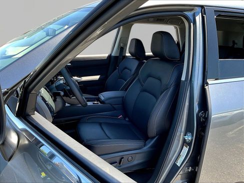 New 2026 Nissan Pathfinder SL AWD/4WD image 16