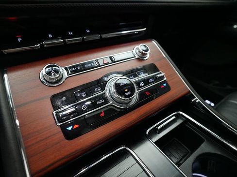 Used 2022 Lincoln Aviator Grand Touring AWD/4WD image 22