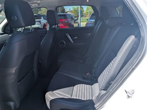 Used 2023 Land Rover Discovery Sport SE image 9