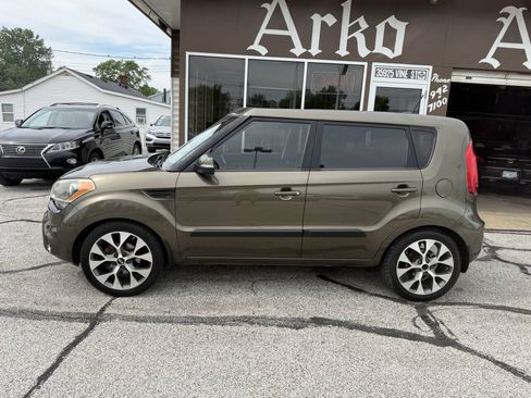 Used 2013 Kia Soul ! FWD image 5