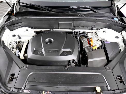 Used 2016 Volvo XC90 T8 Momentum w/ Vision Package image 51