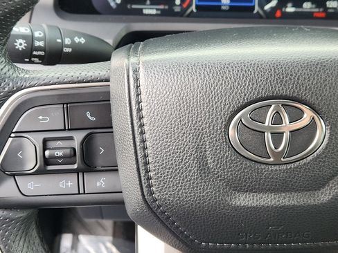 Used 2024 Toyota Tacoma TRD Off-Road image 19