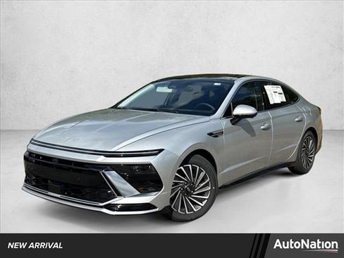 Certified 2025 Hyundai Sonata Limited image 1