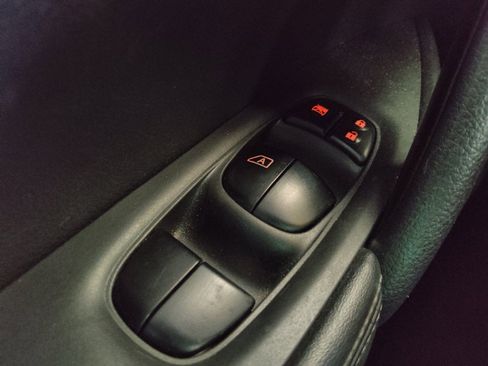 Used 2018 Nissan Rogue S FWD image 27