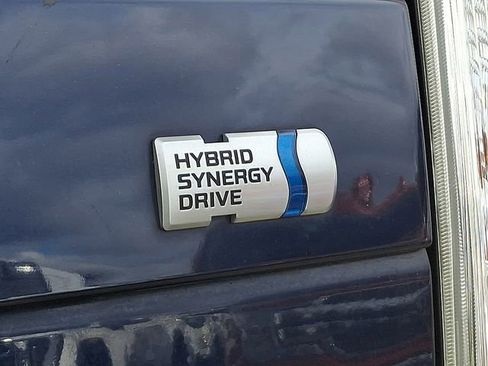 Used 2014 Toyota Prius Four image 32