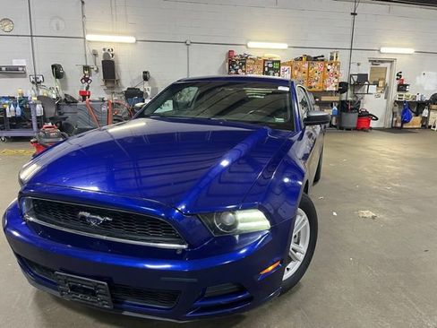 Used 2014 Ford Mustang Coupe RWD image 1
