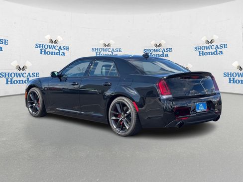 Used 2023 Chrysler 300 C image 5