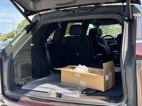 Used 2025 Cadillac Escalade IQ Luxury 2 w/ LPO, Premium Carpet Package AWD/4WD image 29