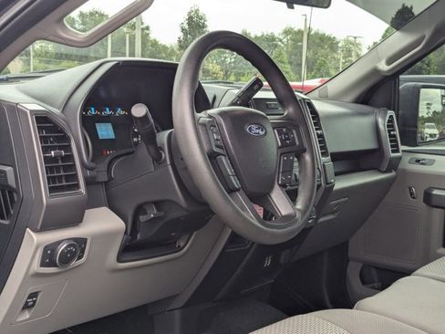 Used 2020 Ford F150 XLT image 2
