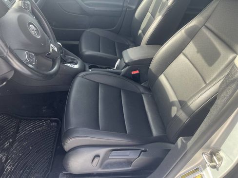Used 2011 Volkswagen Jetta S image 8