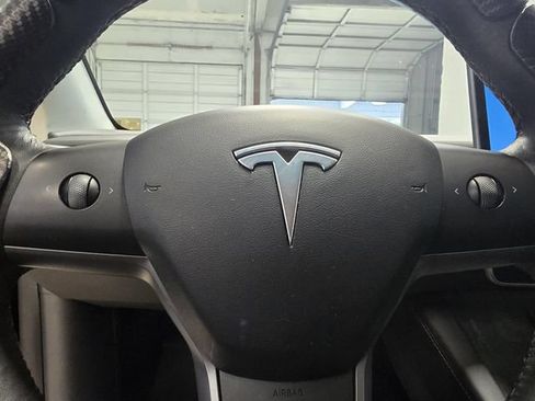 Used 2022 Tesla Model Y Performance AWD/4WD image 12