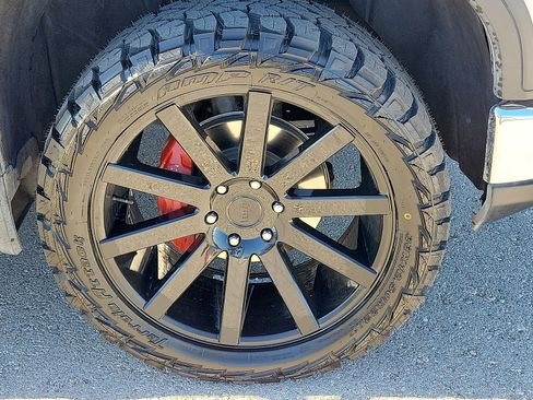 Used 2024 GMC Sierra 1500 SLT image 7