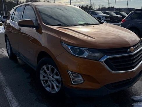 Used 2018 Chevrolet Equinox LT image 1