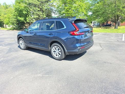Used 2025 Honda CR-V LX image 5