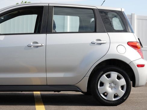 Used 2004 Scion xA FWD image 11