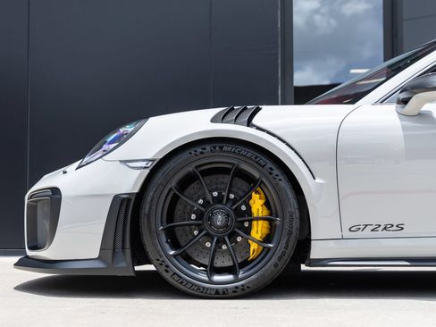 Certified 2019 Porsche 911 GT2 RS RWD image 15