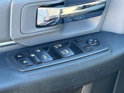 Used 2022 RAM 1500 Classic SLT w/ Electronics Group image 18