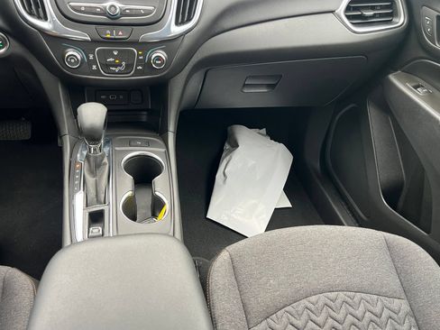Used 2023 Chevrolet Equinox LT FWD image 32