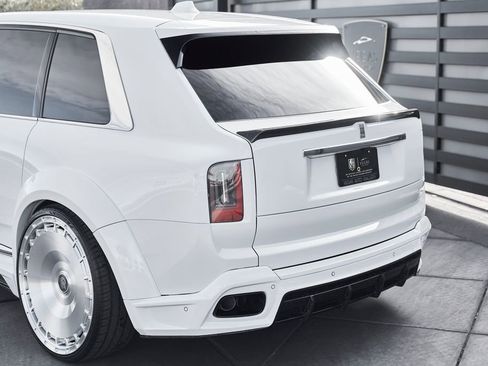 Used 2025 Rolls-Royce Cullinan AWD/4WD image 15