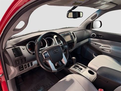 Used 2013 Toyota Tacoma PreRunner image 8