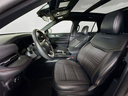 Used 2025 Ford Explorer ST-Line AWD/4WD image 5