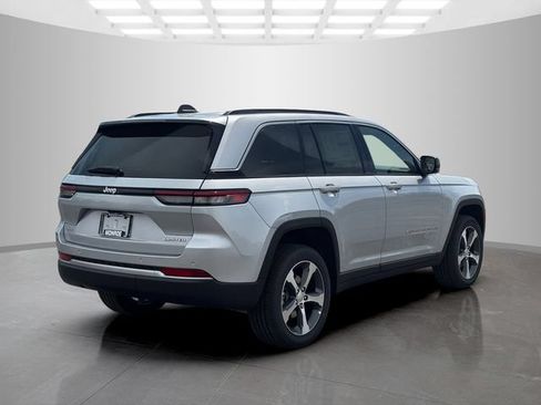 New 2026 Jeep Grand Cherokee Limited w/ Trailer Tow Package AWD/4WD image 7