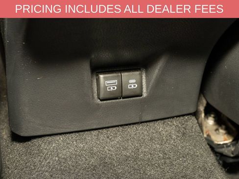 Used 2025 Toyota Camry SE FWD image 7