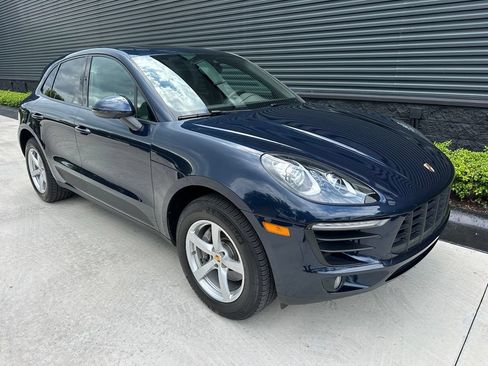Certified 2018 Porsche Macan AWD/4WD image 12