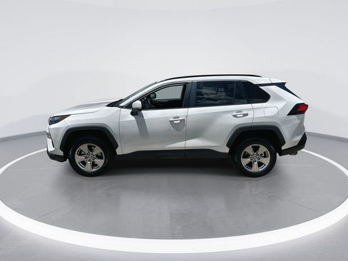 Used 2023 Toyota RAV4 XLE FWD image 5