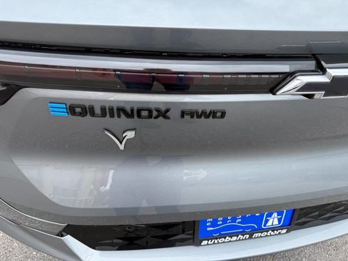 Used 2025 Chevrolet Equinox EV RS AWD/4WD image 18