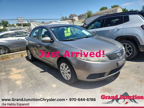 Used 2011 Kia Forte EX FWD image 1