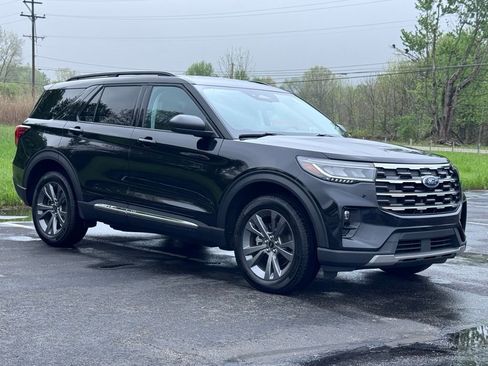 Certified 2025 Ford Explorer Active w/ Active Comfort Package AWD/4WD image 6