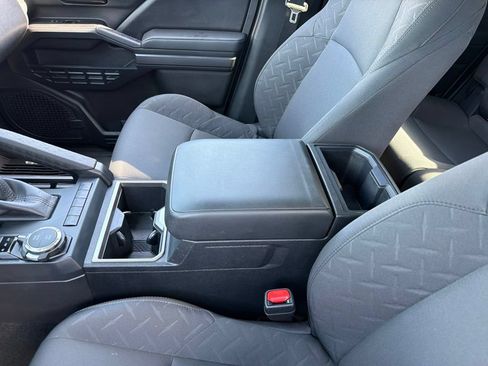 Used 2024 Toyota Tacoma SR5 AWD/4WD image 16