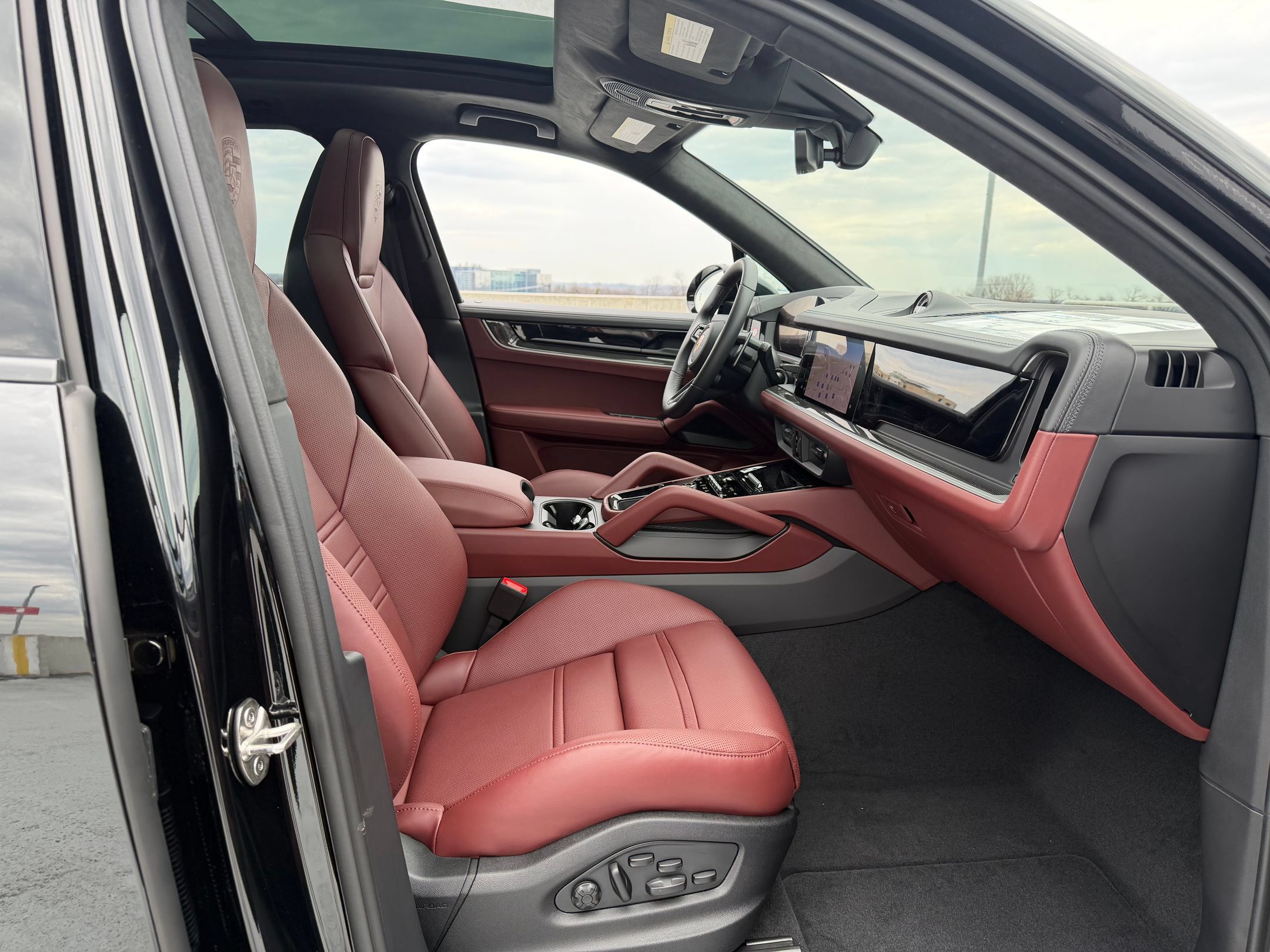 Certified 2026 Porsche Cayenne AWD/4WD image 15