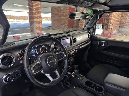 Used 2019 Jeep Wrangler Unlimited Sahara w/ Cold Weather Group image 22
