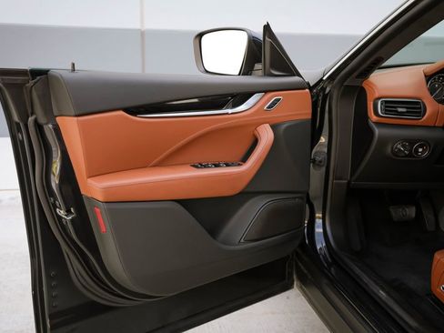 Used 2022 Maserati Levante GT image 16