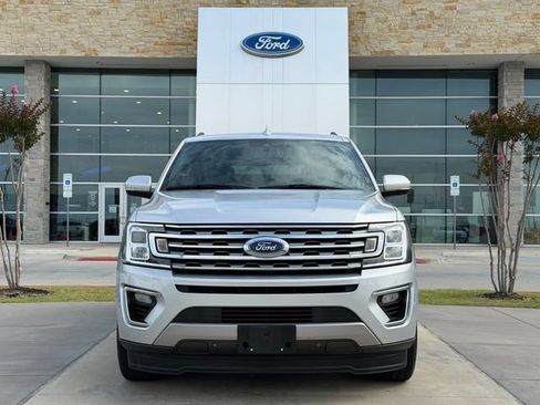 Used 2019 Ford Expedition Limited w/ Equipment Group 301A RWD image 2