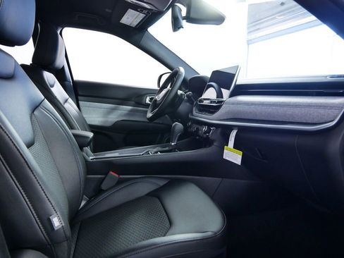 Used 2024 Jeep Compass Latitude image 20