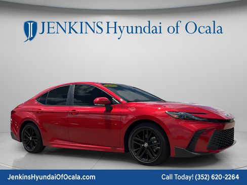 Used 2025 Toyota Camry SE w/ Multimedia Upgrade Package FWD image 1