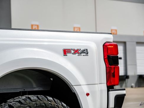 Used 2026 Ford F450 Platinum w/ FX4 Off-Road Package image 36