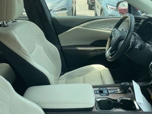 Used 2024 Lexus RX 350 w/ Convenience Package AWD/4WD image 8